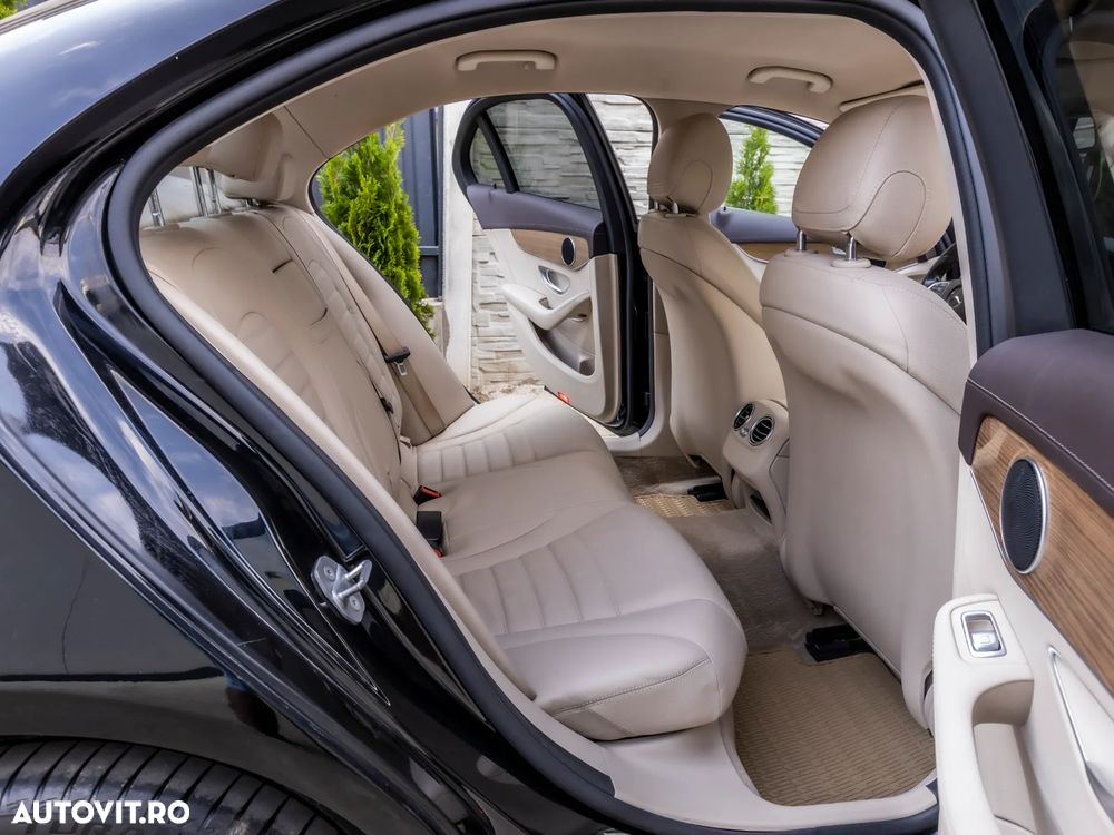 Mercedes-Benz C - 6