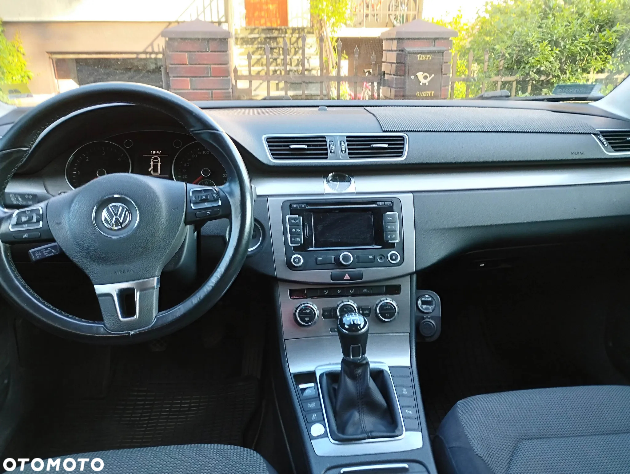 Volkswagen Passat 2.0 TDI Comfortline - 11