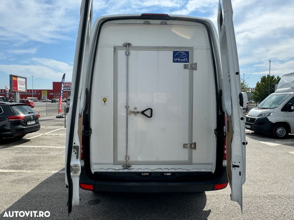 Mercedes-Benz Sprinter - 9