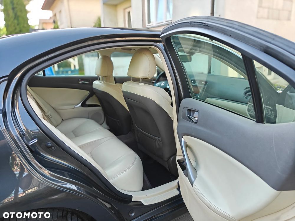 Lexus IS 200 D Elegance - 6
