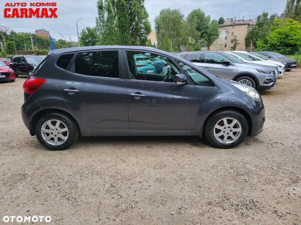 Kia Venga - 8