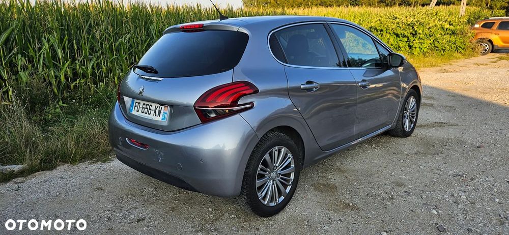 Peugeot 208 - 4