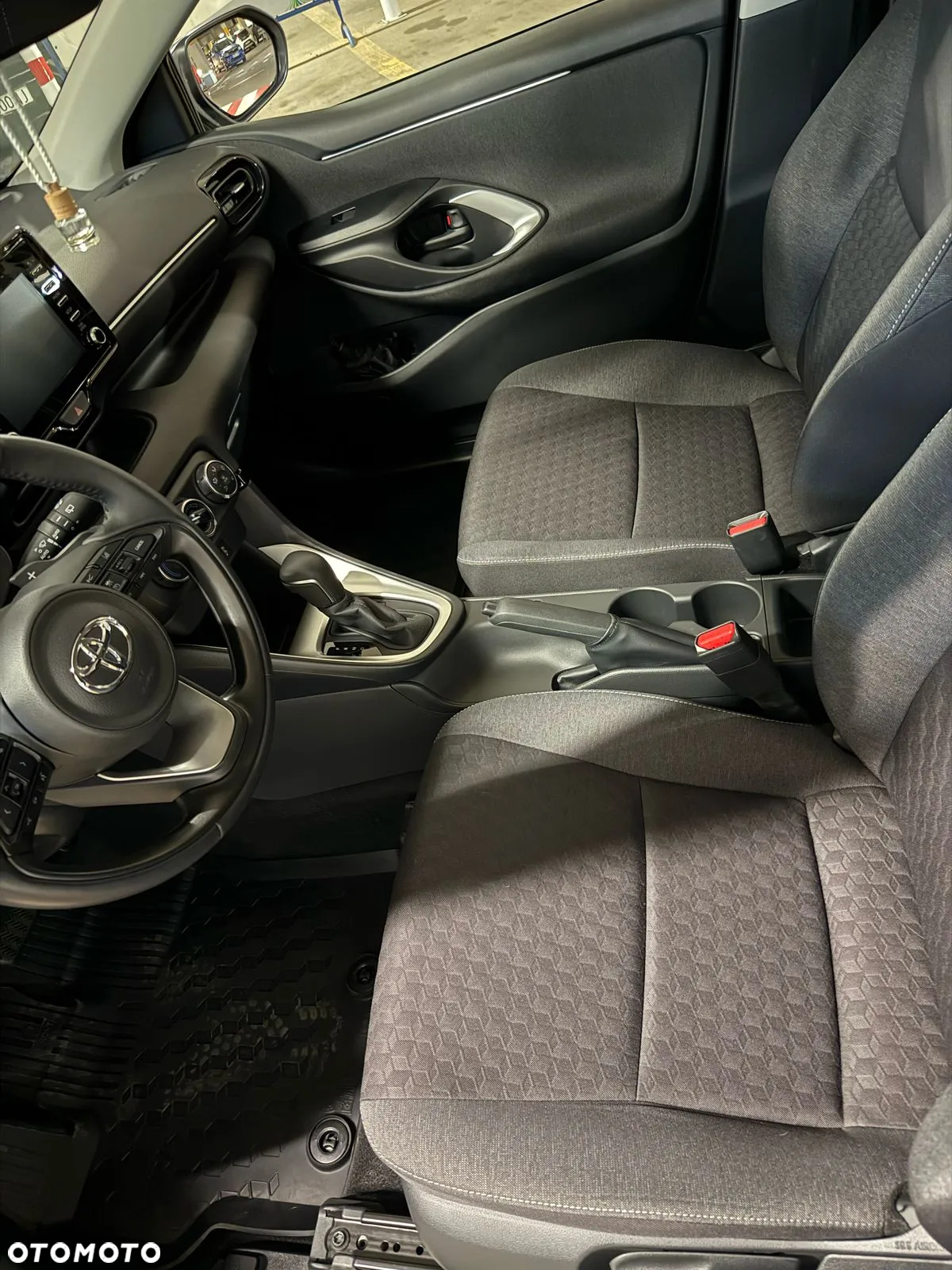 Toyota Yaris - 10
