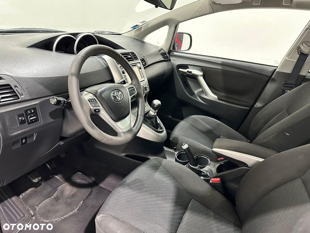 Toyota Verso - 25