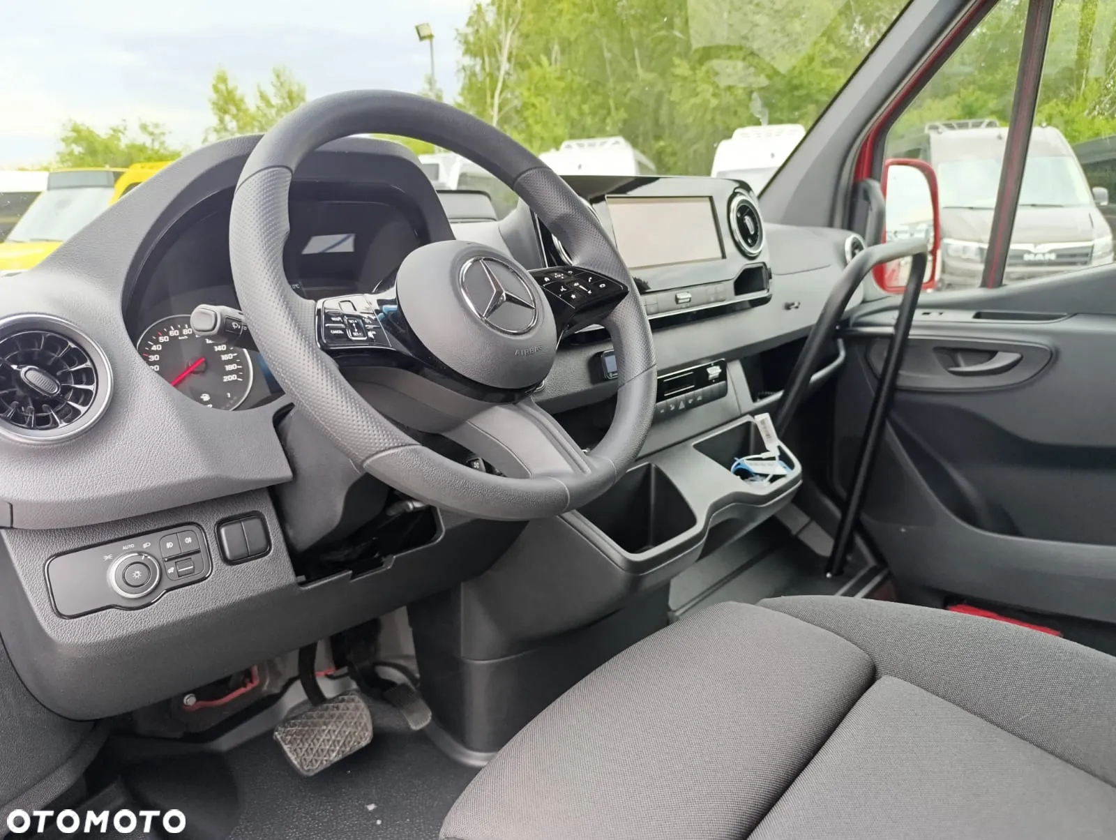 Mercedes-Benz Sprinter 519 - 14