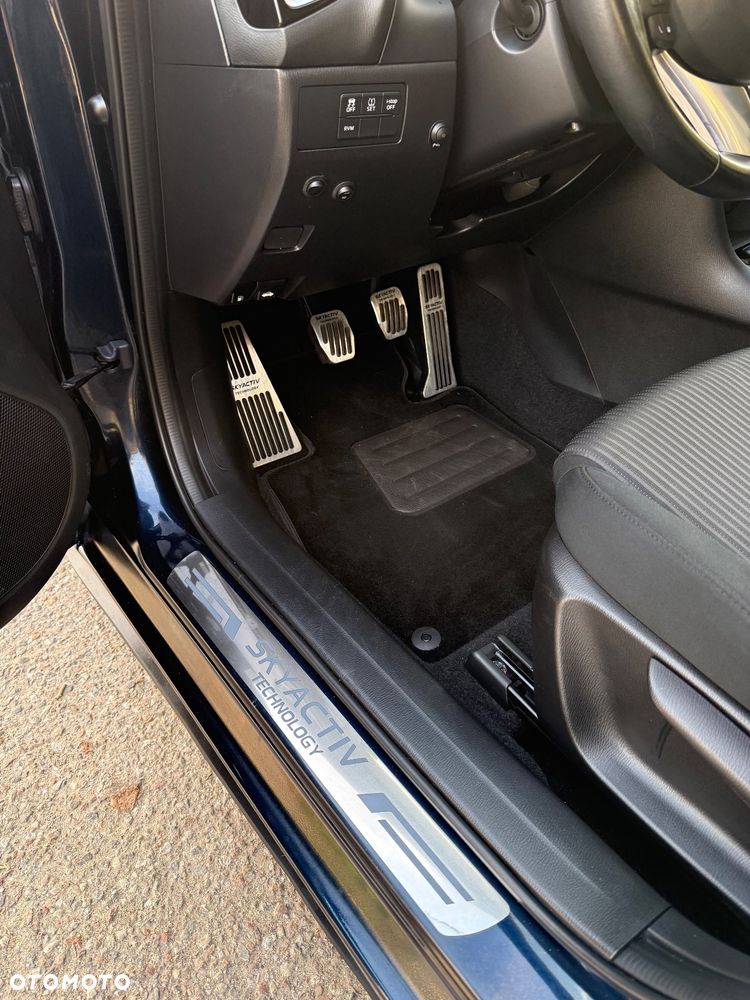 Mazda 3 SKYACTIV-G 2.0 M-Hybrid SELECTION - 24