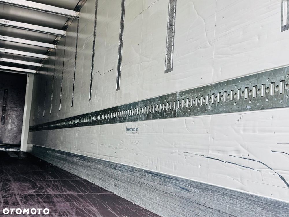 Krone Doppelstock , Amazon , oś podnoszona, IZOTERMA ,BOX - 11