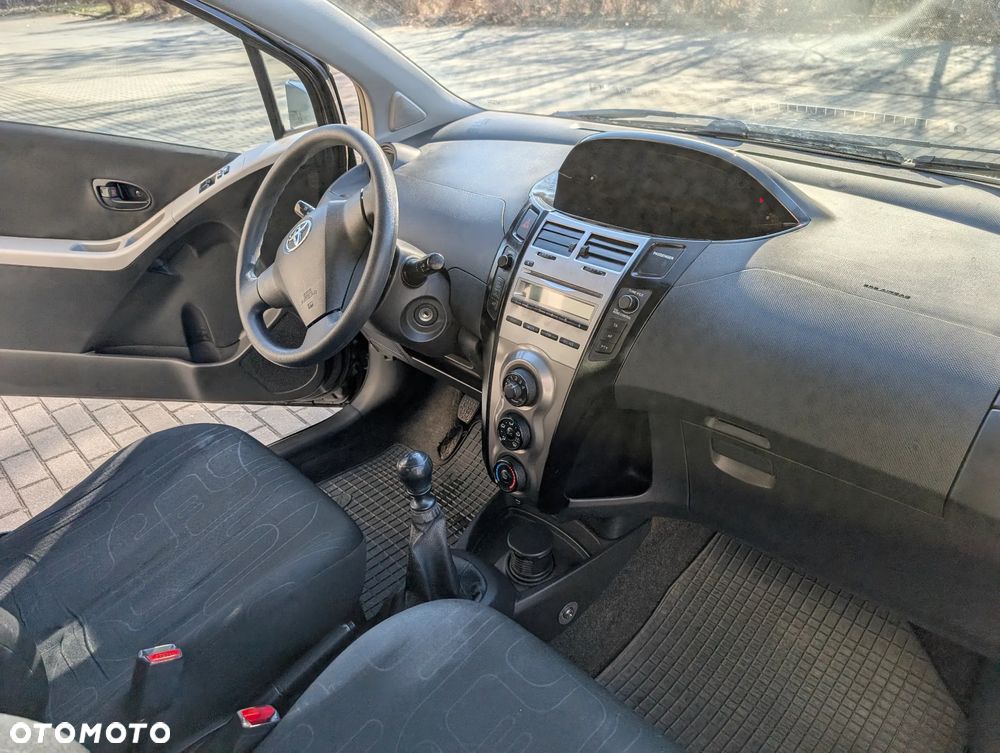Toyota Yaris 1.33 Luna - 2
