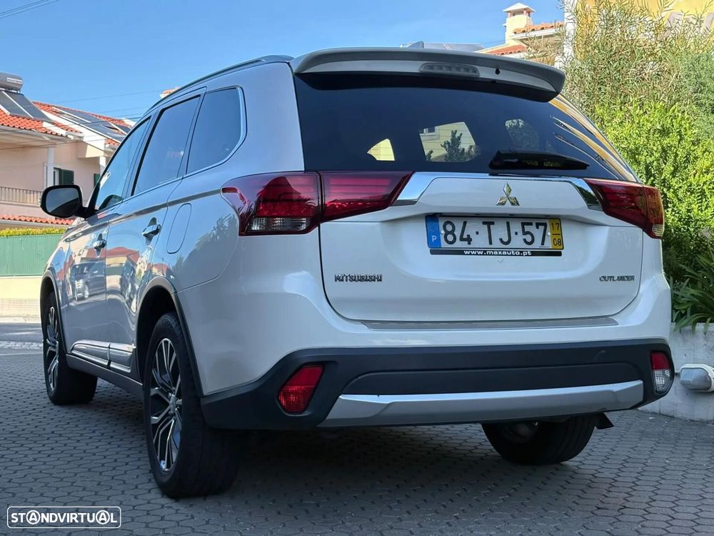 Mitsubishi Outlander 2.2 DI-D Instyle Navi - 27