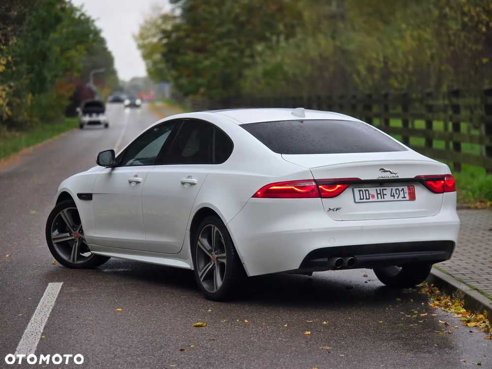 Jaguar XF 2.0 i4D AWD R-Sport - 3