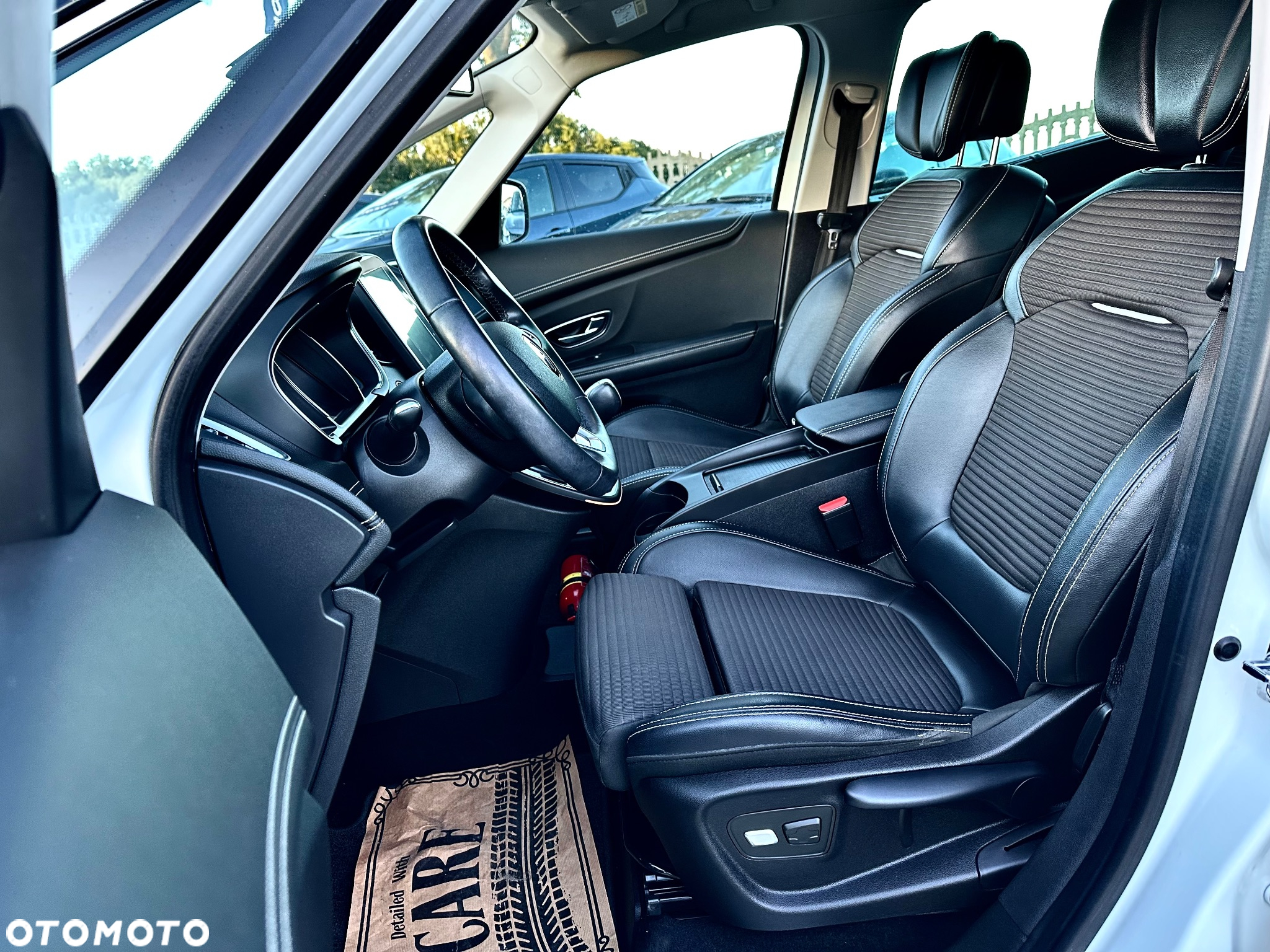 Renault Scenic ENERGY dCi 110 EDC BOSE EDITION - 14
