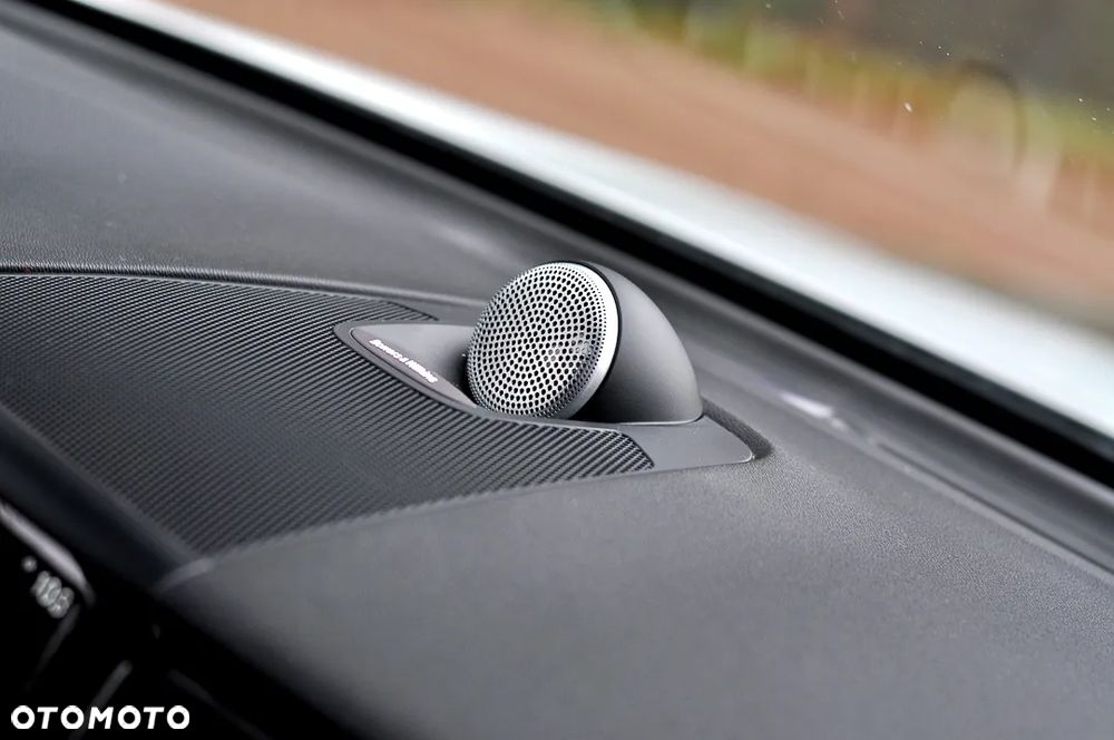 Volvo XC 60 T8 Plug-In Hybrid AWD R-Design - 36