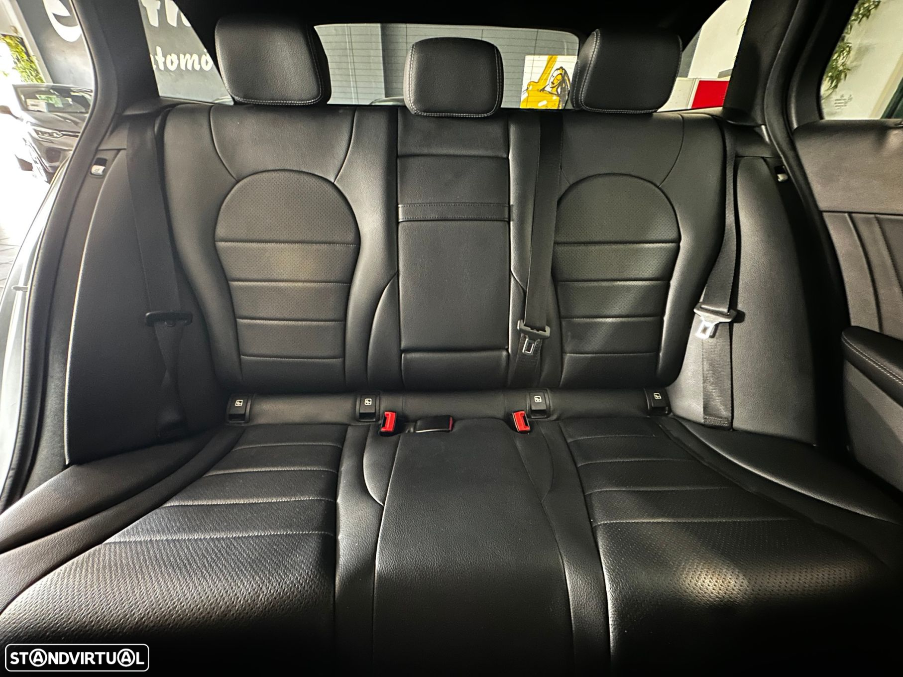 Mercedes-Benz C 350 - 33