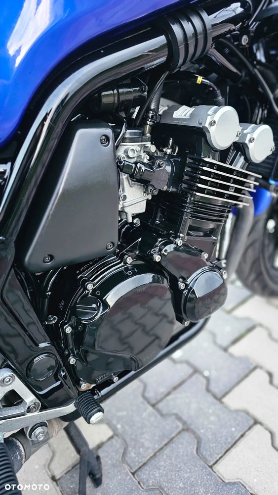 Yamaha FZS - 12