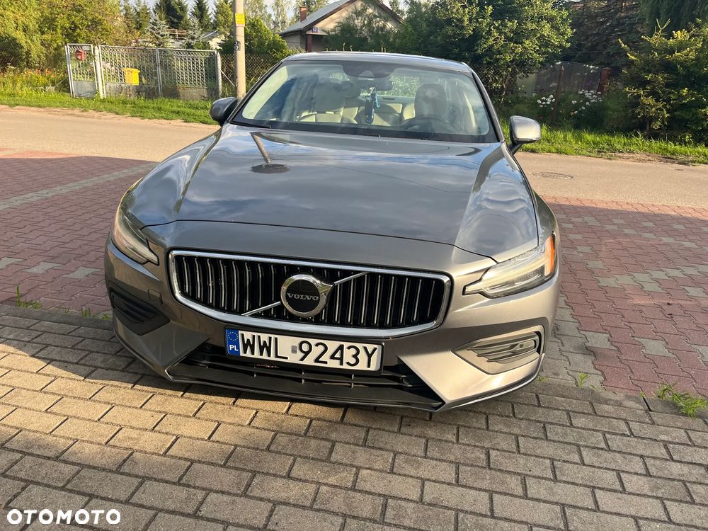 Volvo S60 T5 Momentum Pro - 1