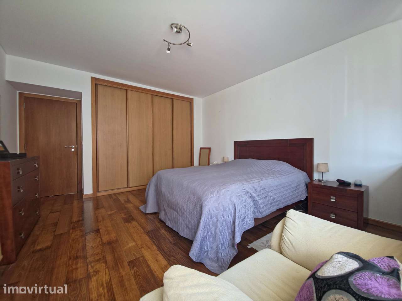 Apartamento fabuloso, familiar, T3, 2WC, Estacionamento privado. Ponta - Grande imagem: 3/12