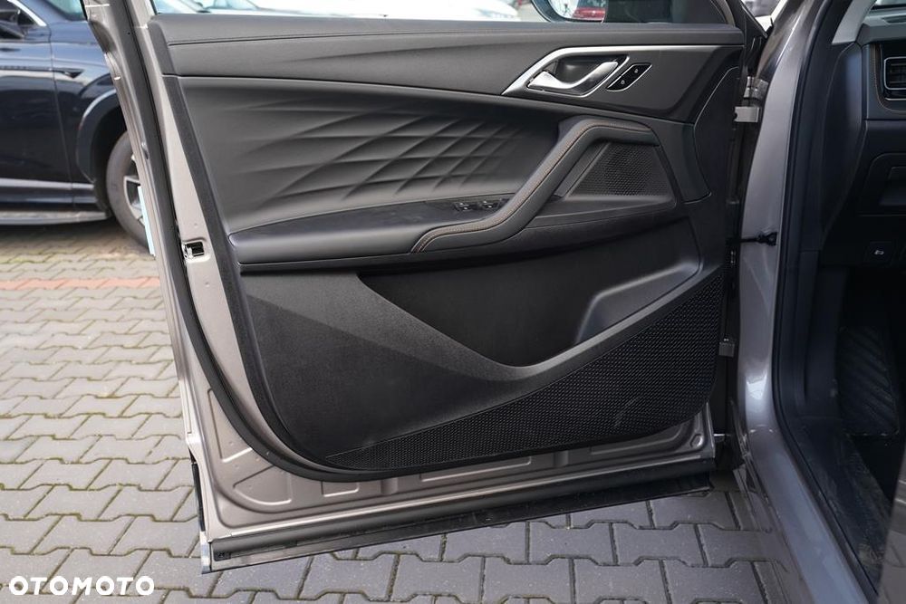 MG HS 1.5T HEV+ Excite - 11