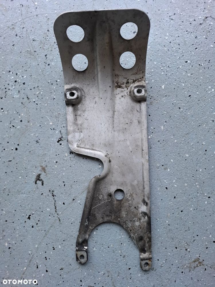 Triumph Bonneville T120 T100 thruxton bobber pług osłona silnika - 1