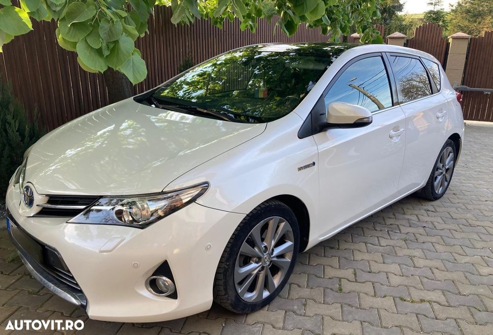 Toyota Auris 1.8 L VVT-i Luna - 1