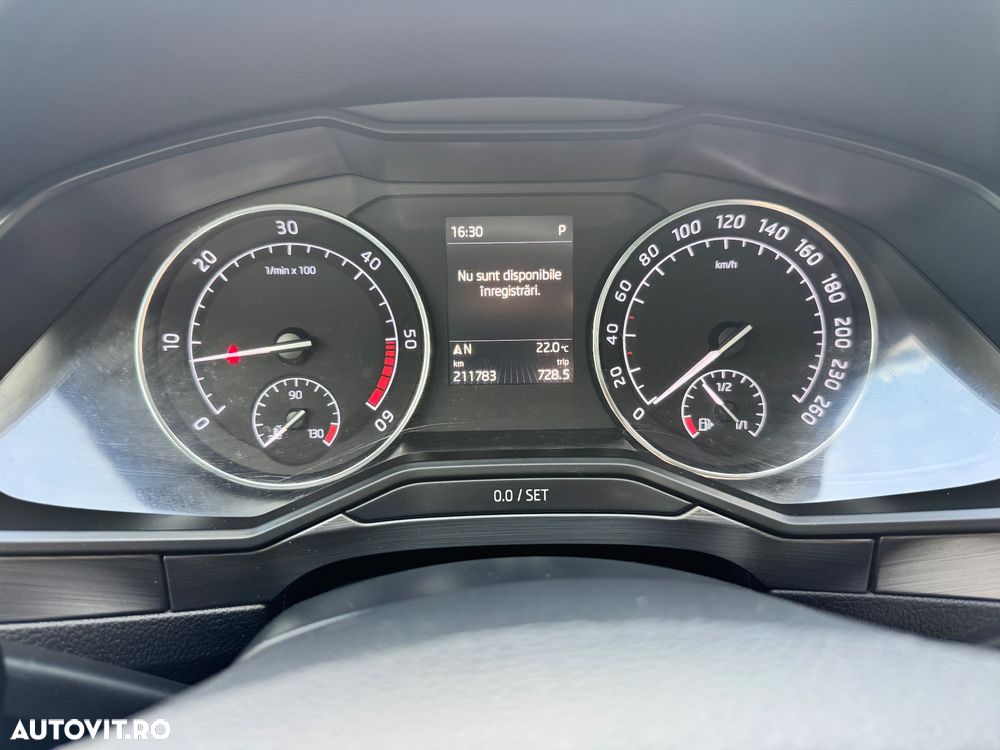 Skoda Superb 2.0 TDI DSG Style - 6