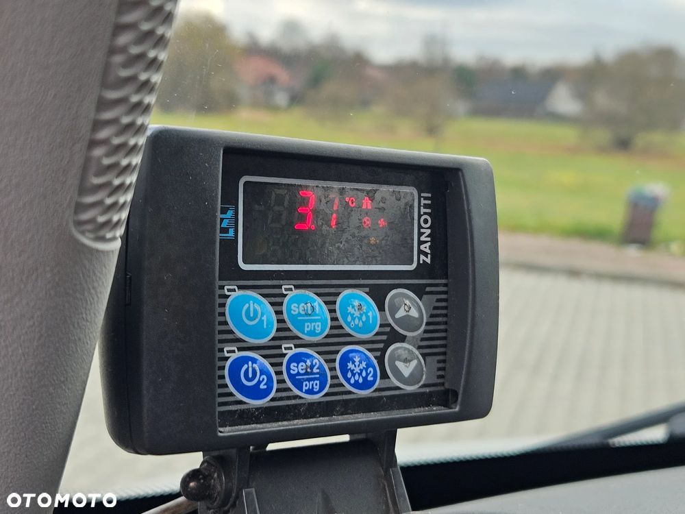 Iveco Daily 50-150 Chłodnia/ Mroźnia Dwie Komory, Wejście 400V, Winda 1000 kg. - 25