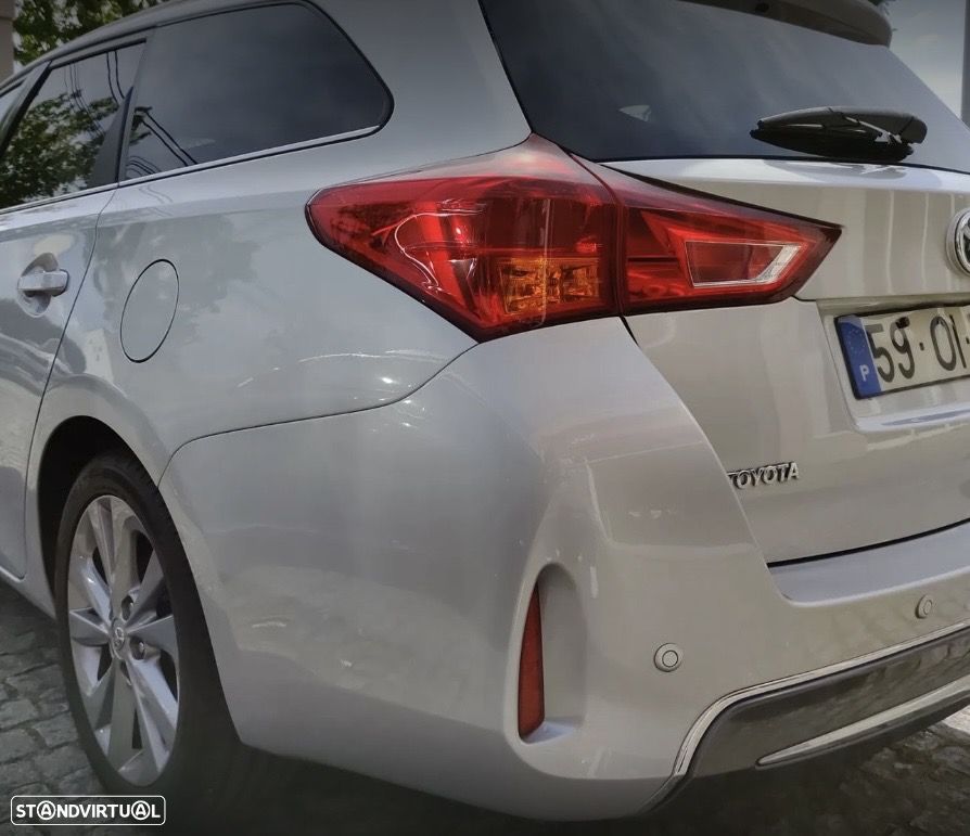 Toyota Auris Touring Sports 1.8 HSD Exclusive - 6