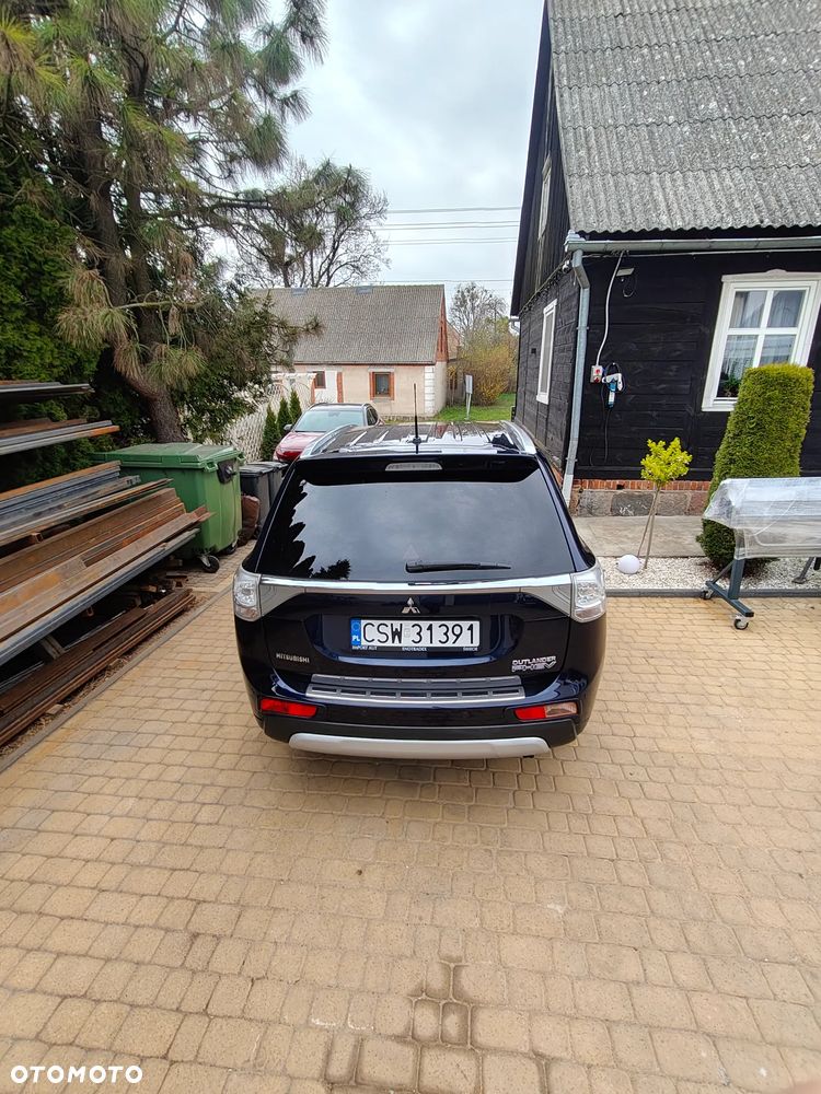 Mitsubishi Outlander - 23