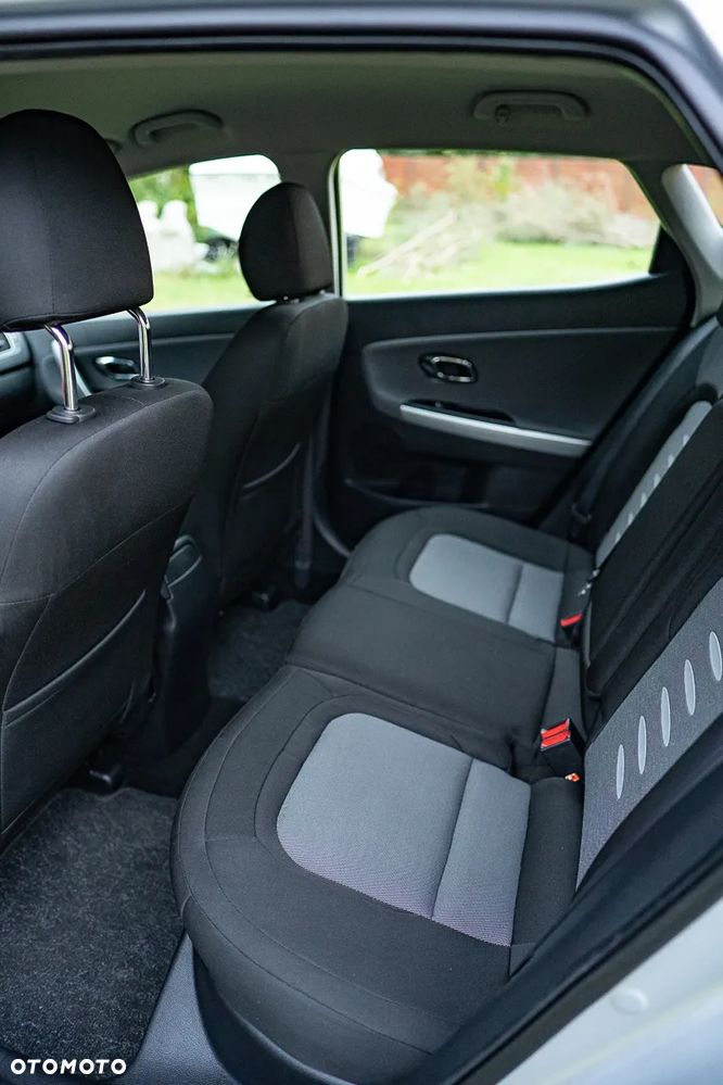 Kia Ceed 1.6 GDI Dream Team Edition - 19