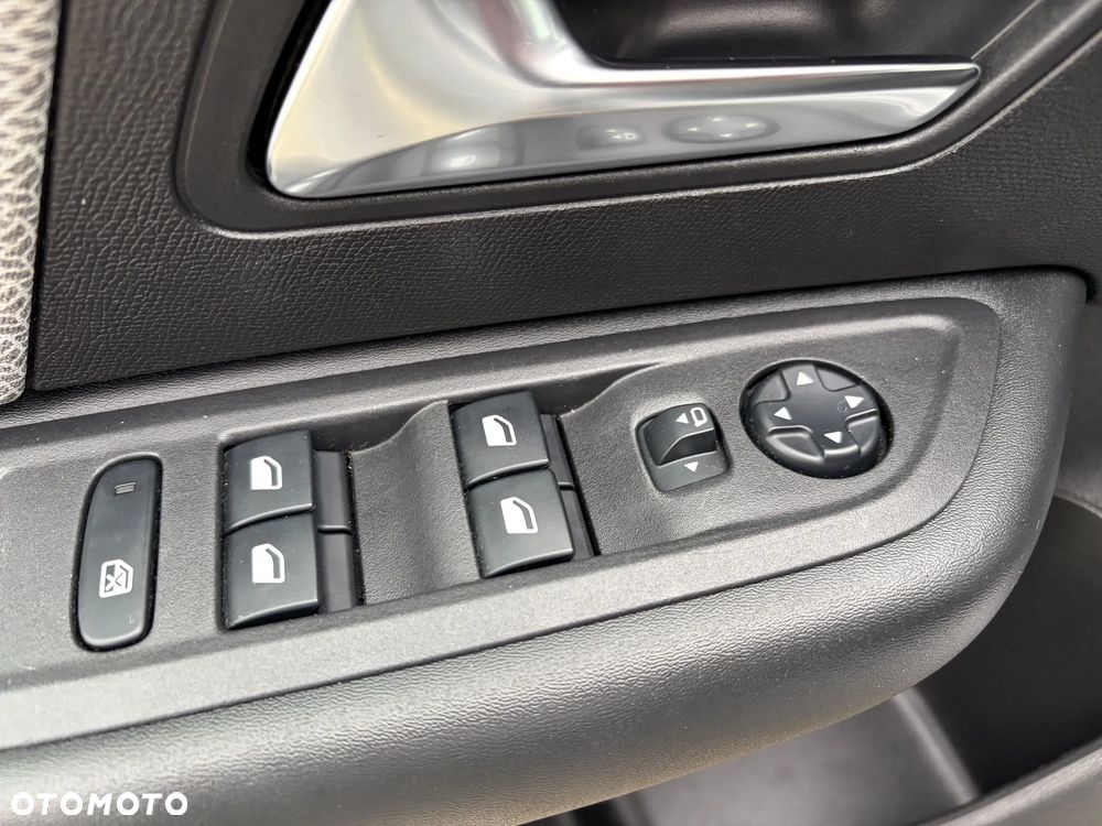 Citroën C4 1.2 PureTech Shine S&S - 8
