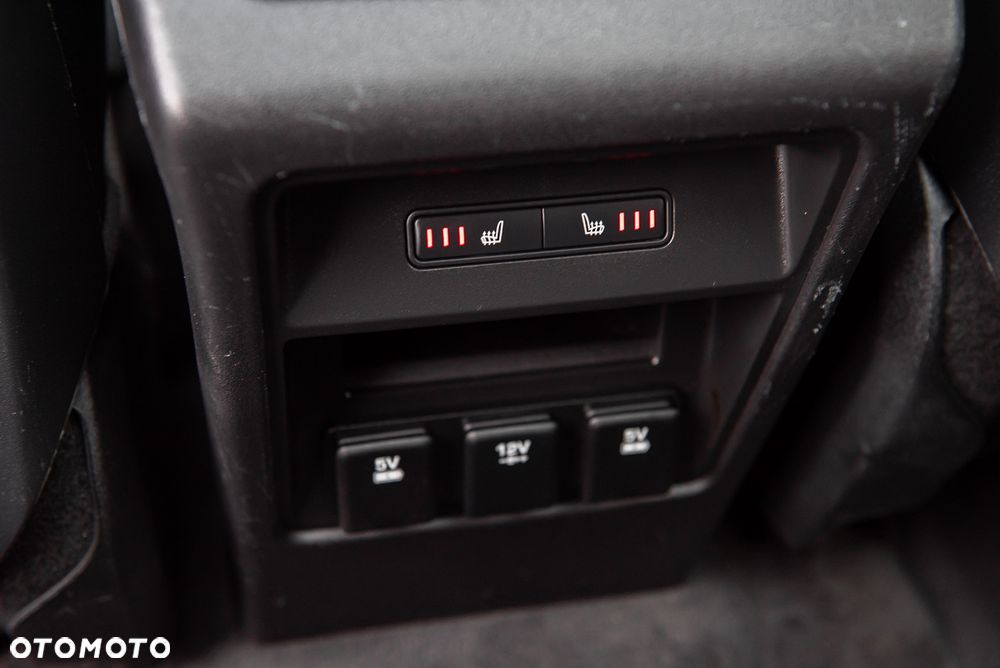 Land Rover Discovery Sport - 28