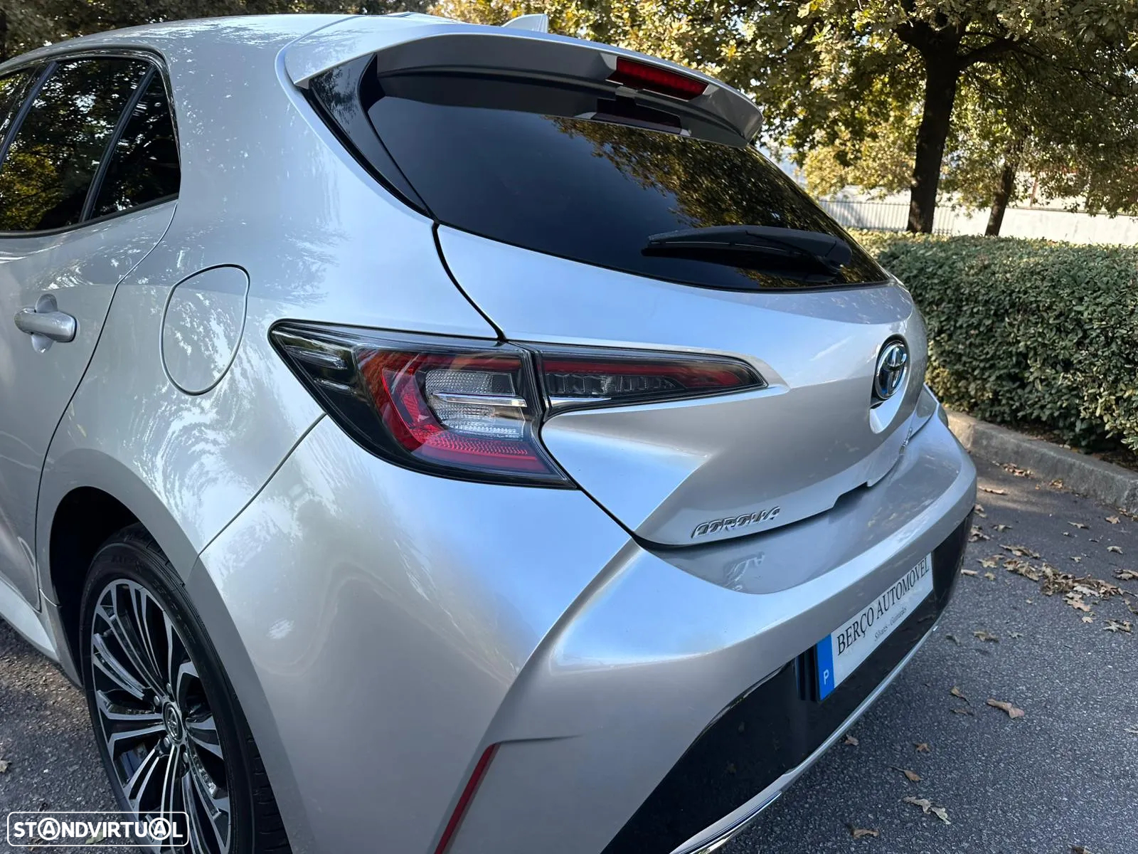 Toyota Corolla 2.0 Hybrid Square Collection - 13