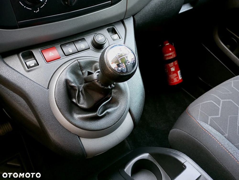 Peugeot Partner BlueHDi 100 Stop&Start Allure - 25