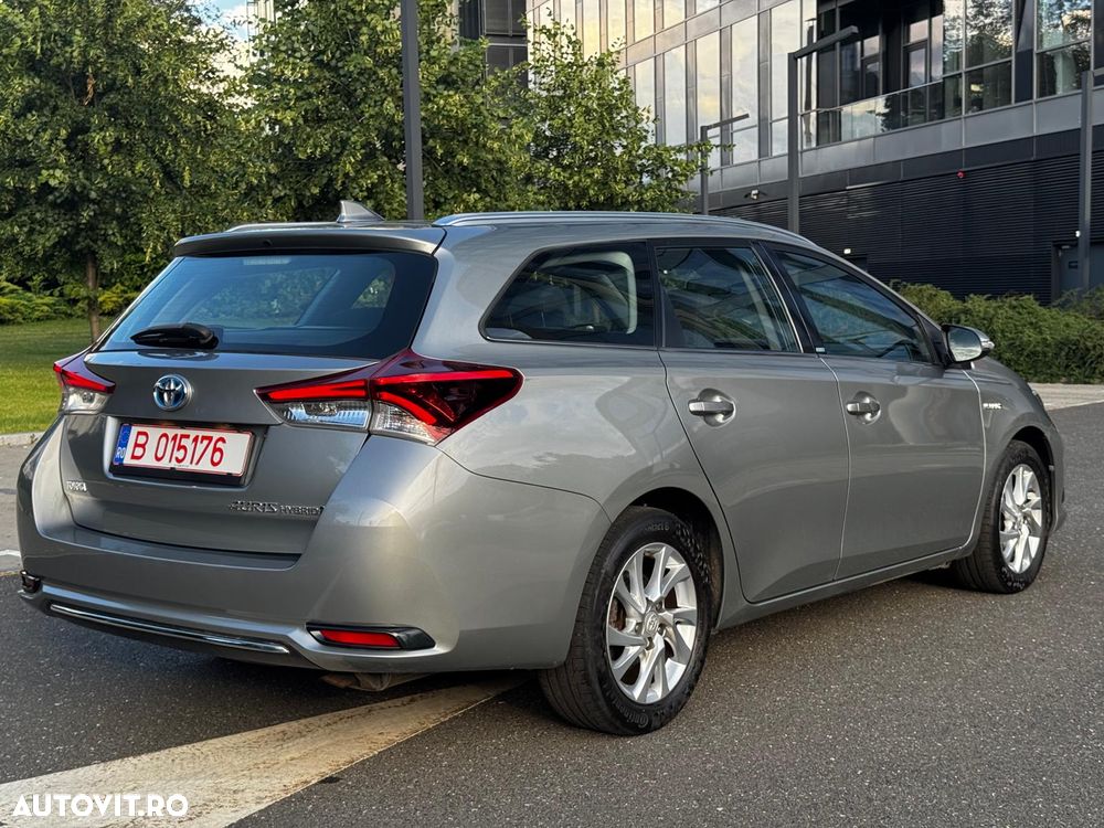 Toyota Auris 1.8 L VVT-i Luna - 4