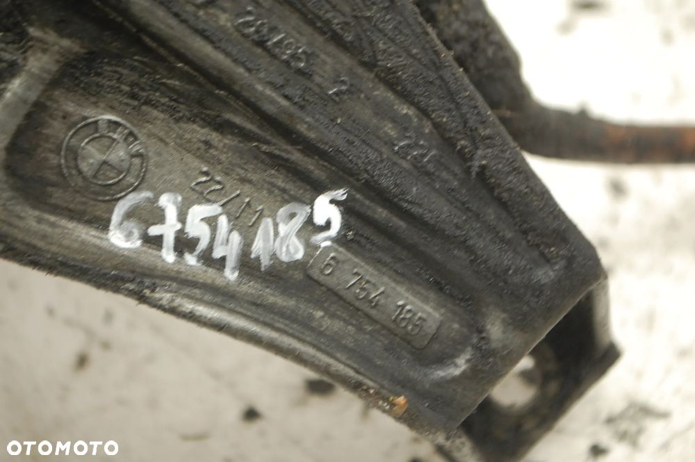 ŁAPA WSPORNIK SILNIKA PRAWA 6754185 BMW E46 2.0D - 4