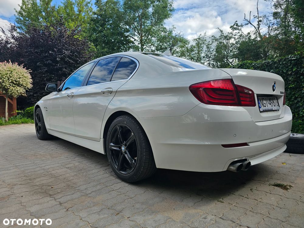 BMW Seria 5 528i xDrive Sport-Aut Luxury Line - 13