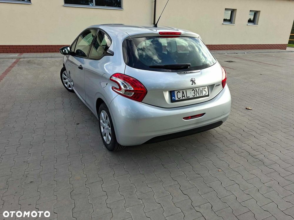 Peugeot 208 2013 photo 5