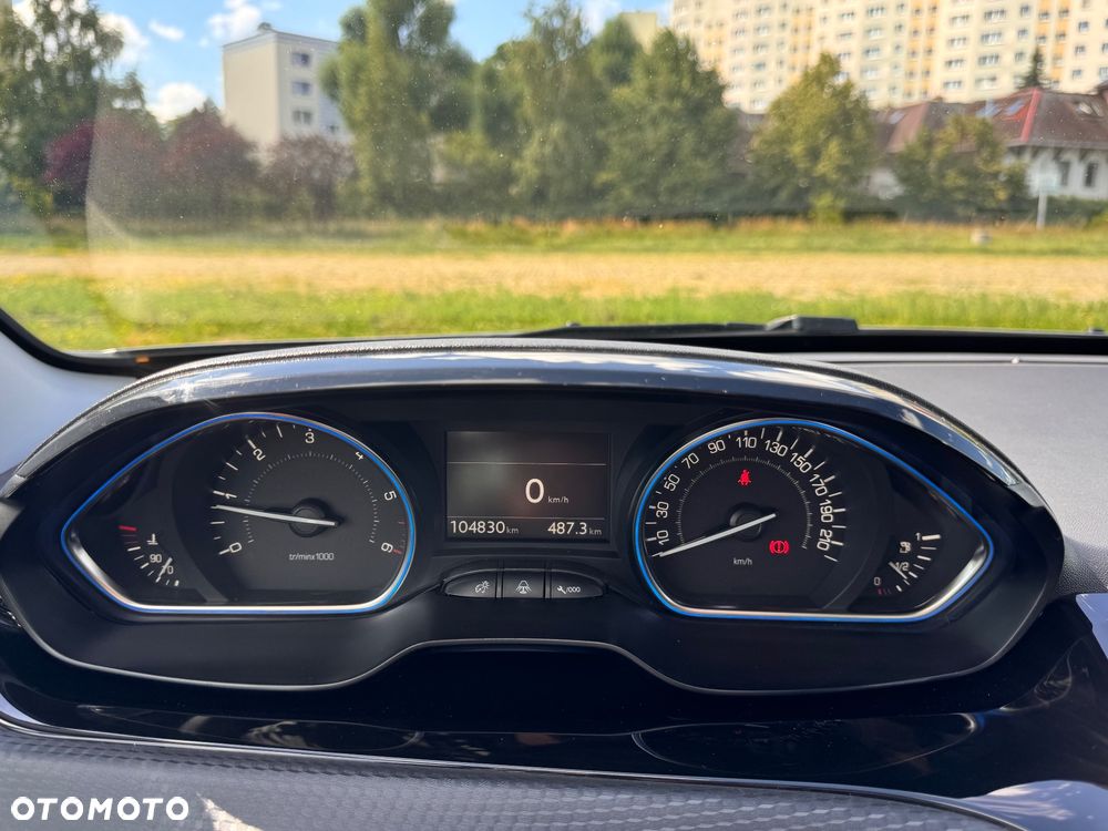 Peugeot 2008 - 12
