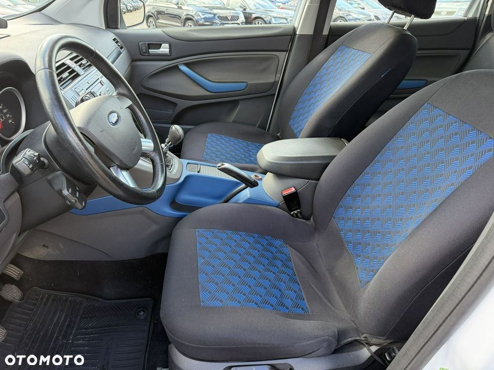 Ford Kuga - 9