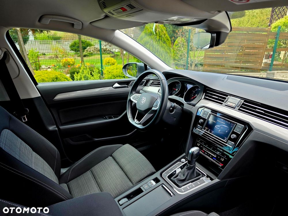 Volkswagen Passat Variant 2.0 TDI EVO Elegance DSG - 30