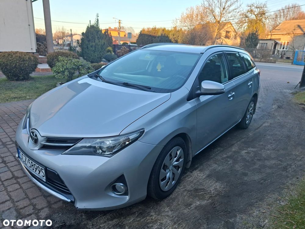 Toyota Auris 1.4 D-4D Premium - 3