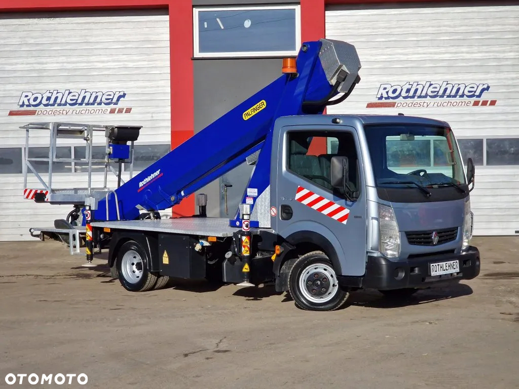 Renault Maxity - 6