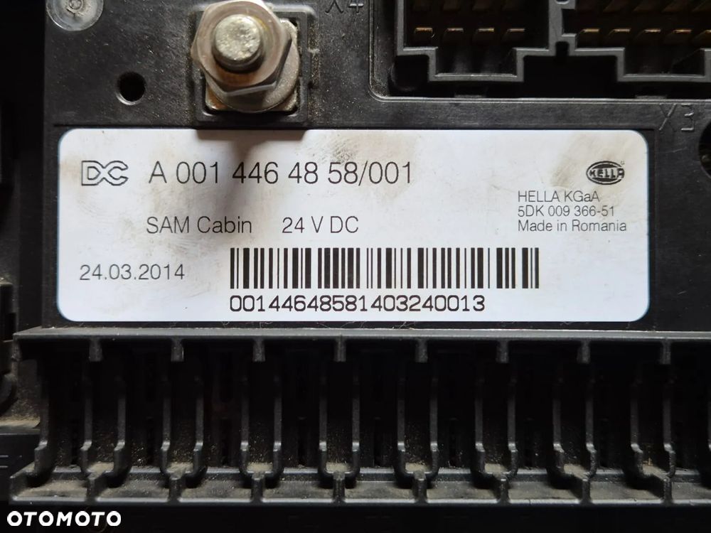 Skrzynka Tablica Modul Plyta bezpiecznikow A0014464858 A0014465058 A0014466858 MERCEDES MP4 - 3