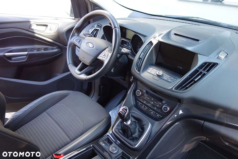 Ford Kuga 2.0 TDCi 4x4 Titanium - 29