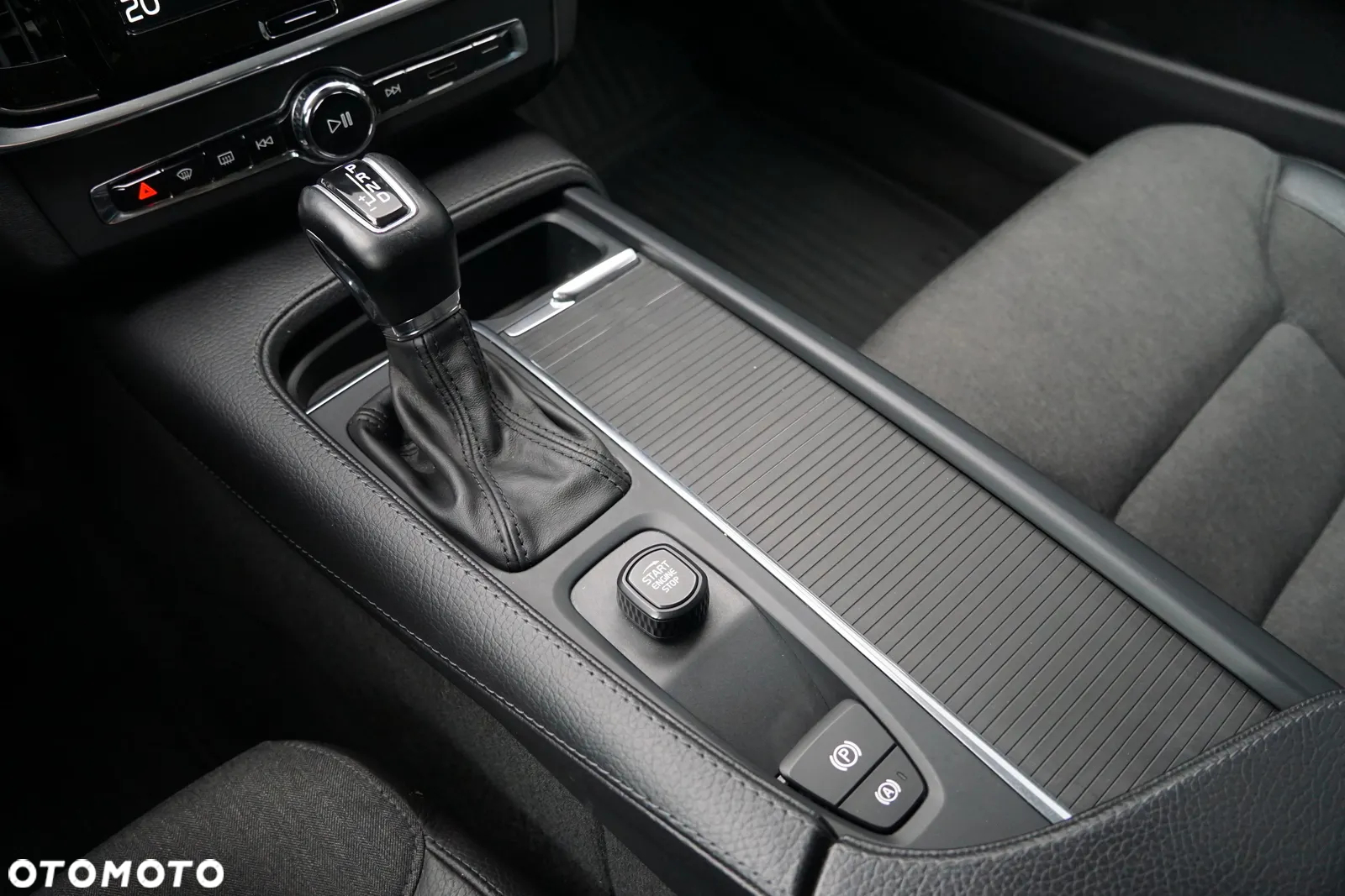 Volvo V90 Cross Country D4 AWD - 35