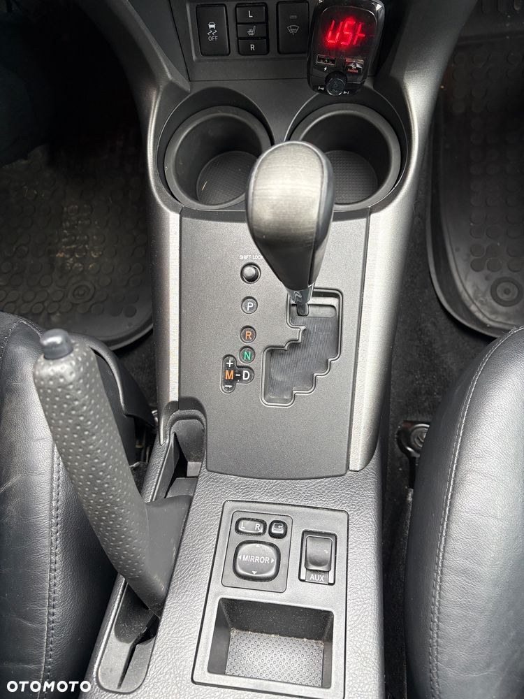 Toyota RAV4 - 8
