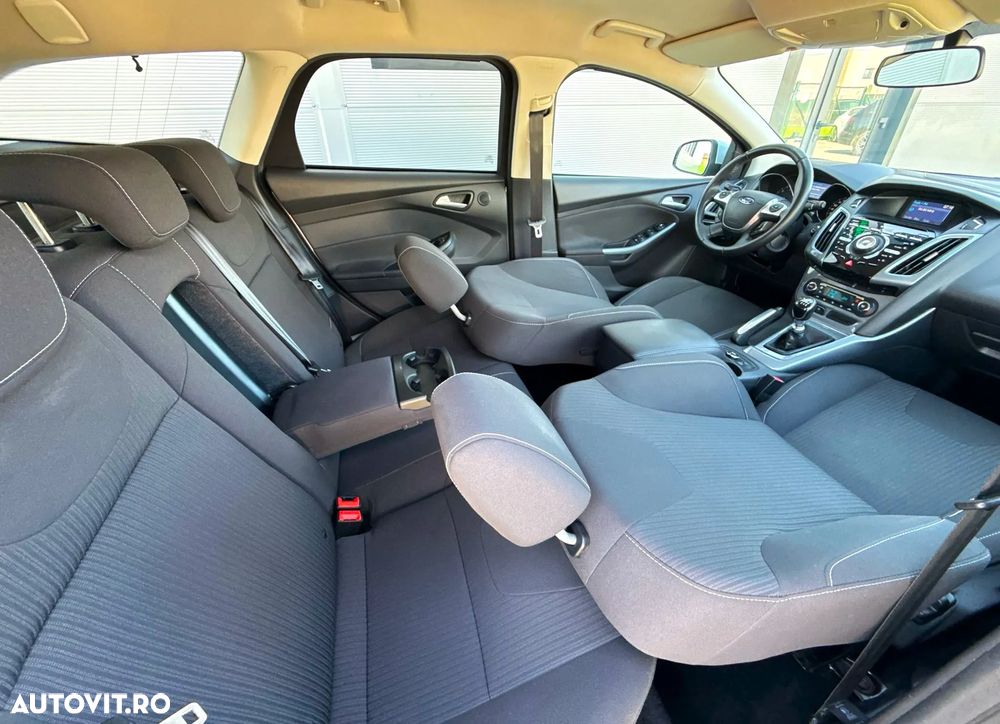 Ford Focus 2.0 TDCI DPF Titanium - 24