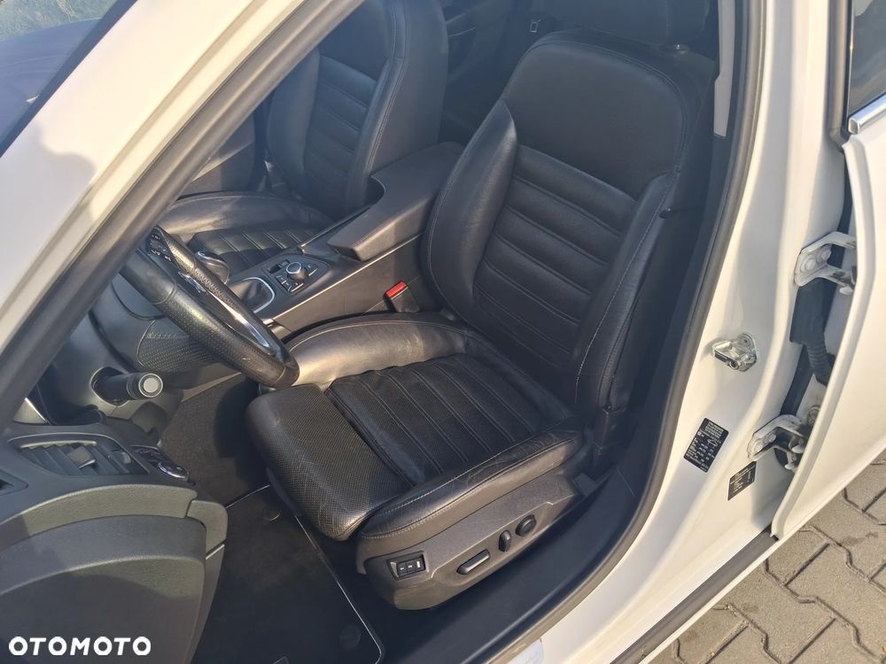 Opel Insignia 2.0 Turbo 4x4 Cosmo - 37