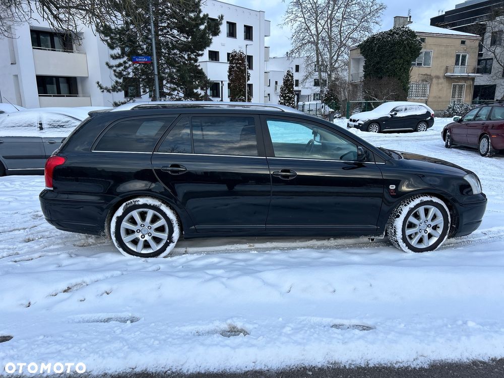 Toyota Avensis 2.2 D-4D Prestige - 12