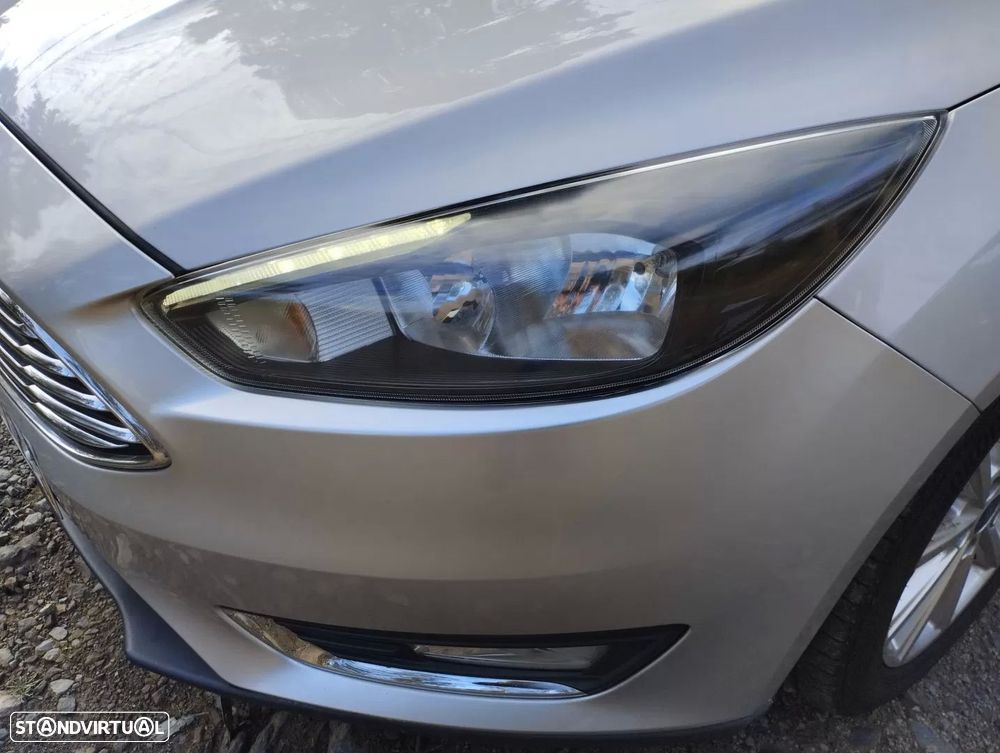 Ford Focus 1.0 EcoBoost Titanium - 10