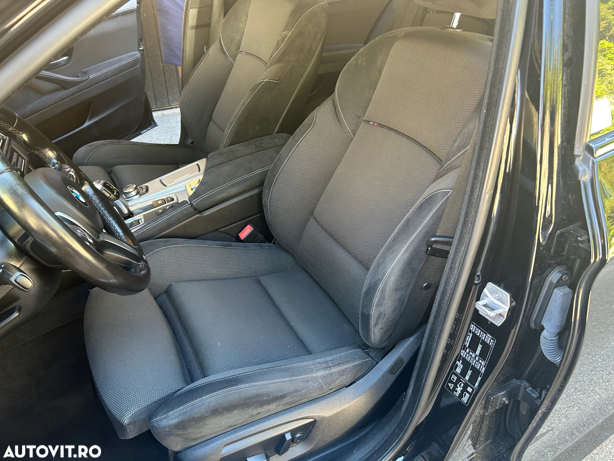 BMW Seria 5 520d Touring Aut. M Sport Edition - 24